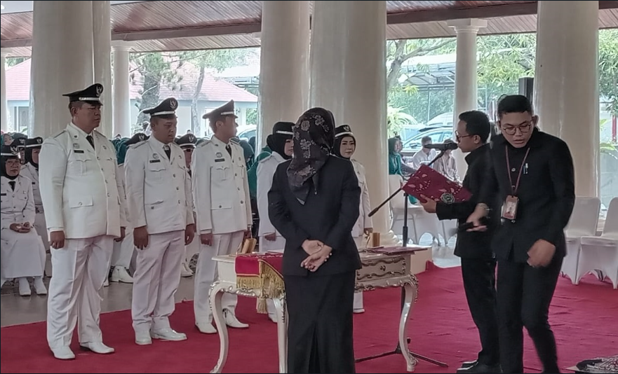 Bupati Indramayu Lantik 136 Kuwu, Masa Jabatan Tambahan Sesuai Amanat Undang-Undang No. 3 Tahun 2024